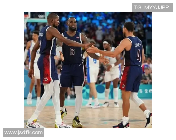 中国男篮与美国男篮激战正酣谁能在国际赛场上笑到最后